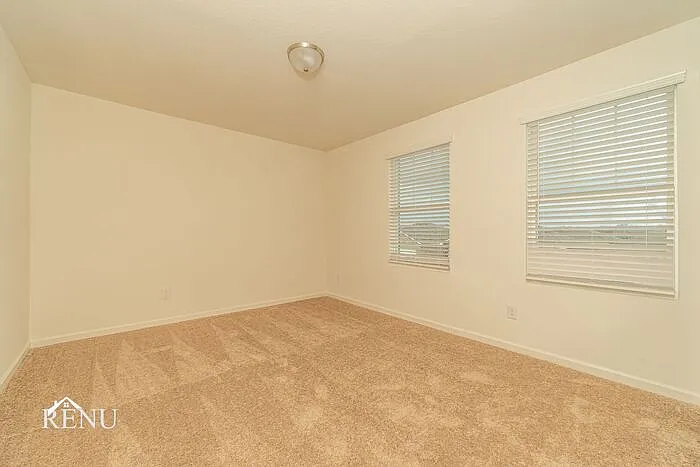551 London Dr — Photo 12
