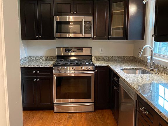 4th image of 3137 Creswell Dr
