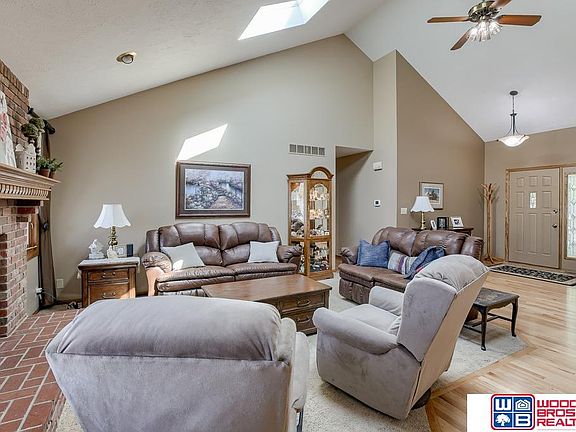 3rd image of 6440 Mesaverde Dr
