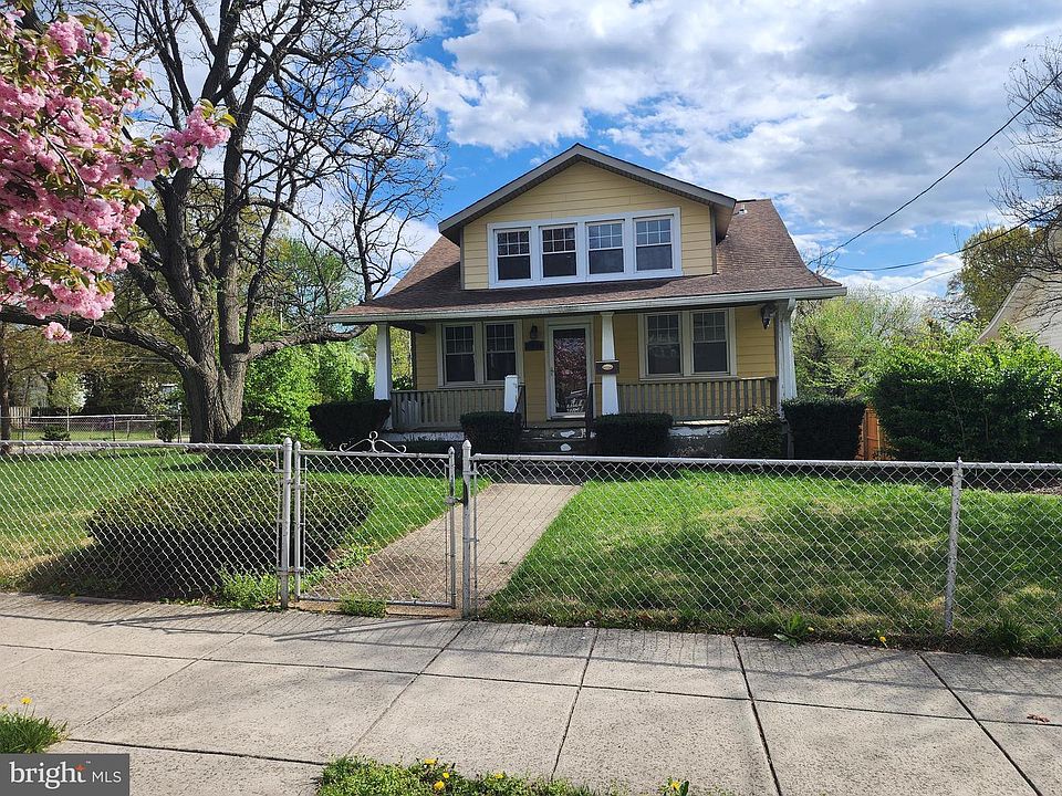 1st image of 3047 Douglas St NE