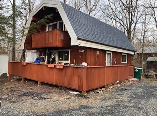 2057 Candlewood Dr, East Stroudsburg, PA
