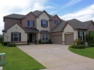 1019 Terrace Dr, Lantana, TX 76226