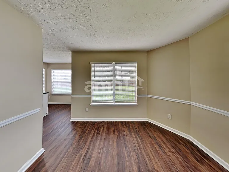 602 Thrasher Ct — Photo 7