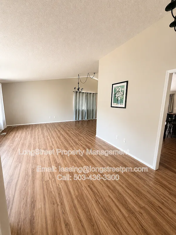 4 bed, 2.0 bath, 1920 sqft, $2,995 — Photo 3