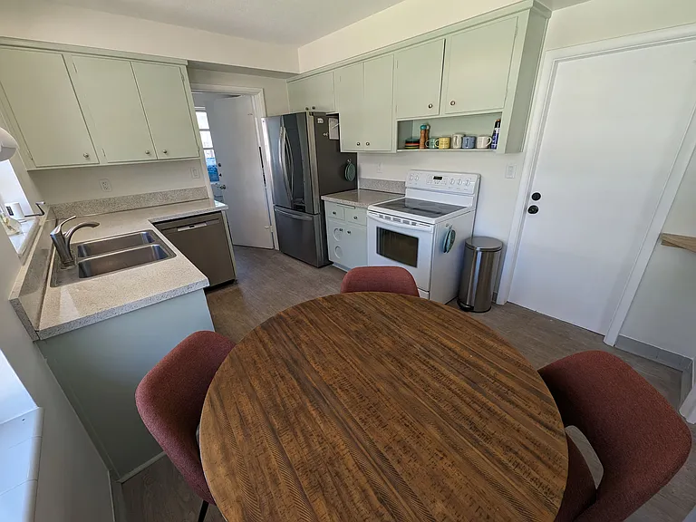 177 NE Spanish Ct — Photo 13