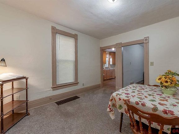 5th image of 319 Washington Ct