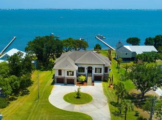 2935 Bay St, Gulf Breeze, FL 32563