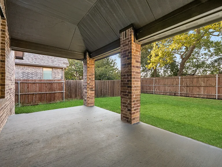 3319 Sequoia Ln — Photo 23