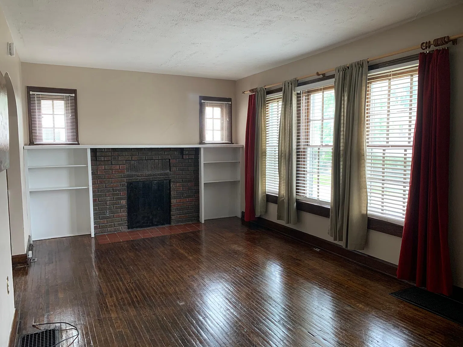715 E. Hunter Ave. — Photo 4
