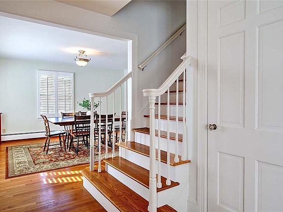 3rd image of 11 Elton Rd