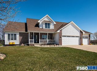 2907 Concord Cir, Cedar Falls, IA 50613