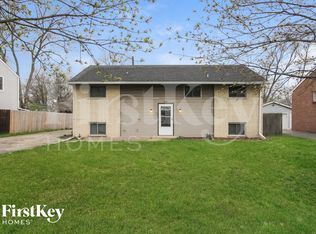 181 S Pinecrest Rd, Bolingbrook, IL 60440