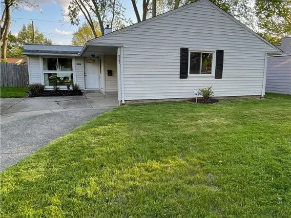 9541 Manorford Dr, Parma Heights, OH 44130