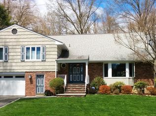159 Wykagyl Ter, New Rochelle, NY 10804