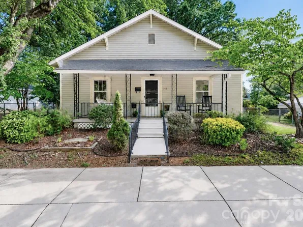 313 Dingler Ave, Mooresville, NC 28115