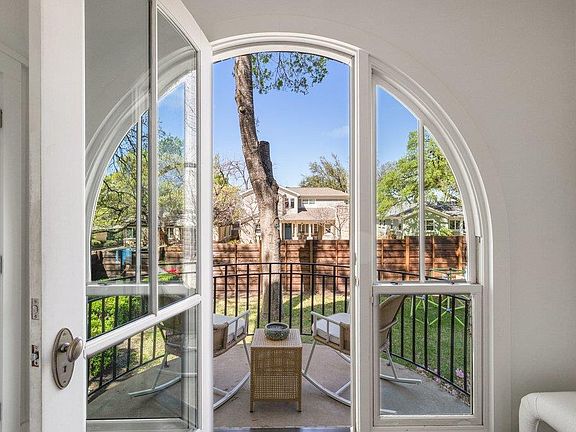 4th image of 3107 Beverly Rd