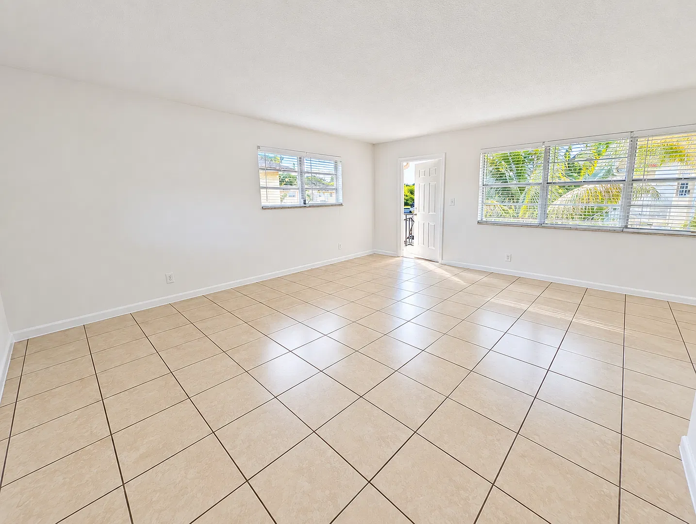 477 Sunshine Dr. — Photo 3