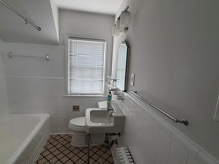 4905 Montgomery Ln — Photo 8