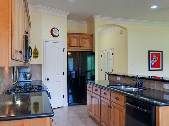 5th image of 8422 Lauren Dr