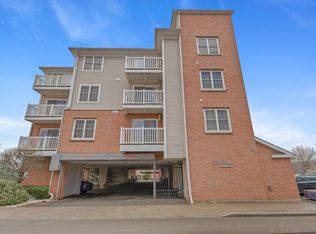 19 Isaacs St APT 301, Norwalk, CT 06850