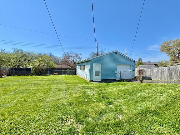 5th image of 135 Ruth Ave