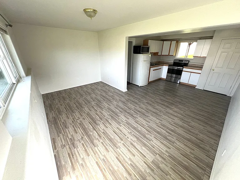 803 E Groschell St — Photo 18