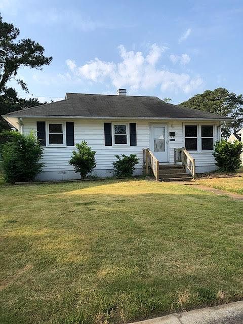 1st image of 1813 N Lakeland Dr