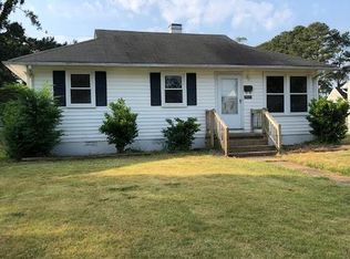 1813 N Lakeland Dr, Norfolk, VA 23518