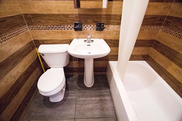 Rented by Nooklyn NYC LLC | media 36