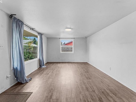 5th image of 14012 NE 45th St
