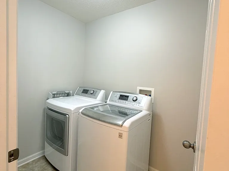 8108 Norwood Ln N — Photo 39