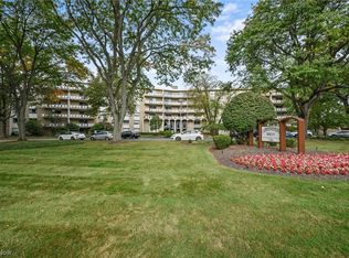 3400 Wooster Rd APT 205, Rocky River, OH