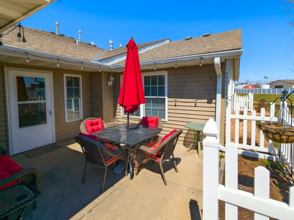 1906 Oak Tree Ln Unit B, Austin, MN 55912