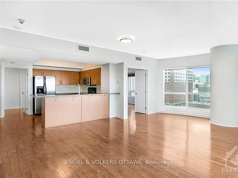 200 Rideau St #904 — Photo 5