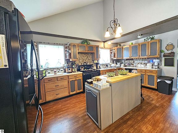 2nd image of 2371 W Rainbow Rd