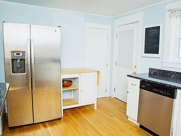 3rd image of 41 Forrester St