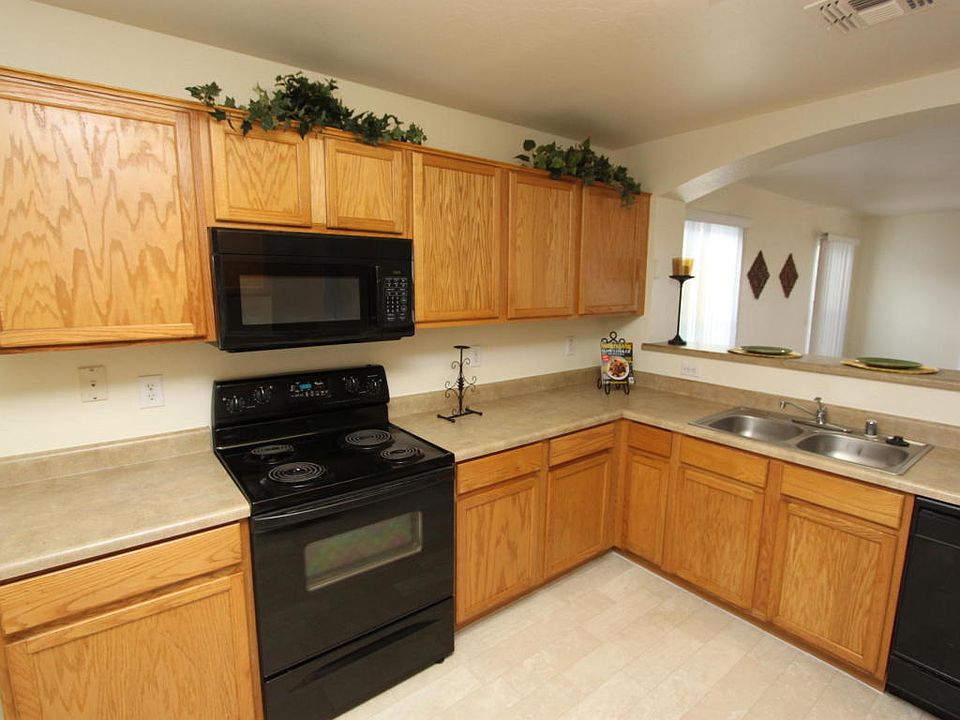 1st image of 372 W Phantom Dr