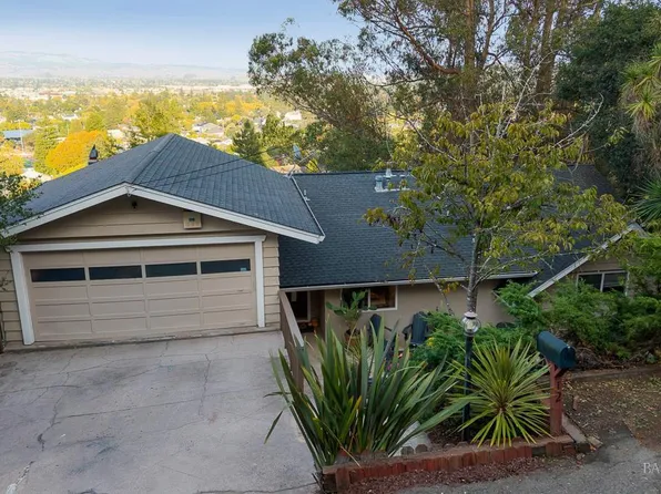 12 Haven Drive, Petaluma, CA 94952