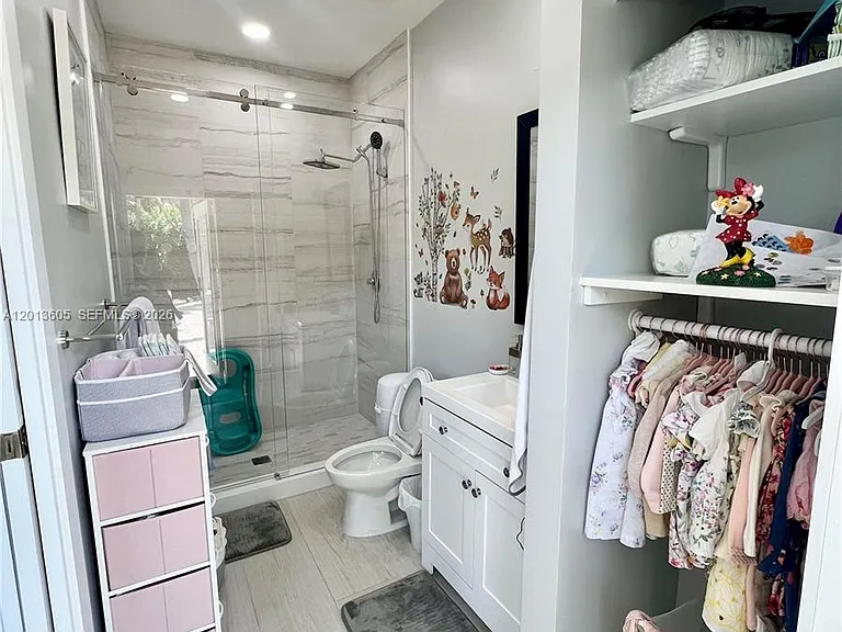 101 SW 58th Ave — Photo 11