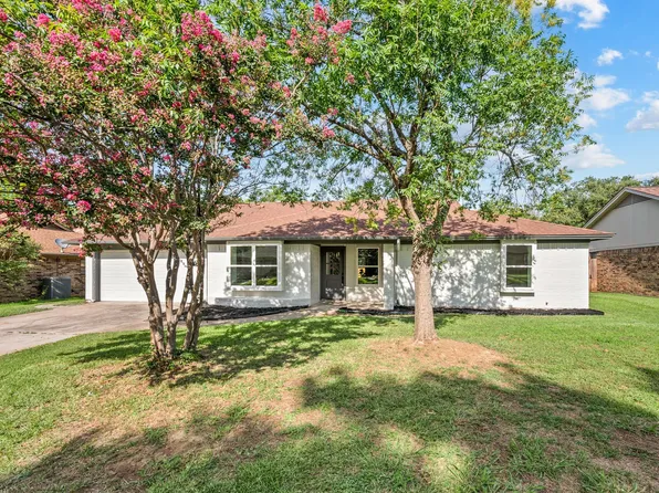 7624 Perkins Dr, North Richland Hills, TX 76182