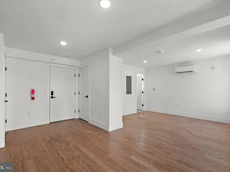 15 W Girard St #103 — Photo 4