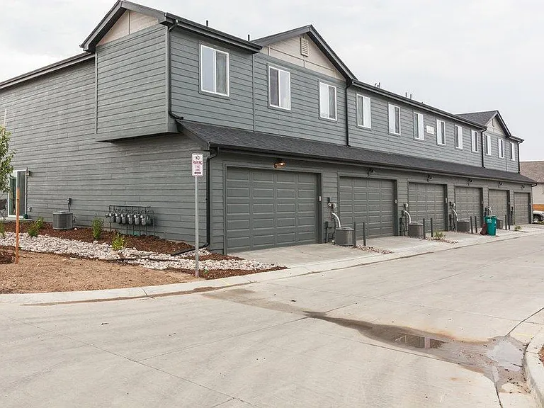 2814 Barnstormer St — Photo 7