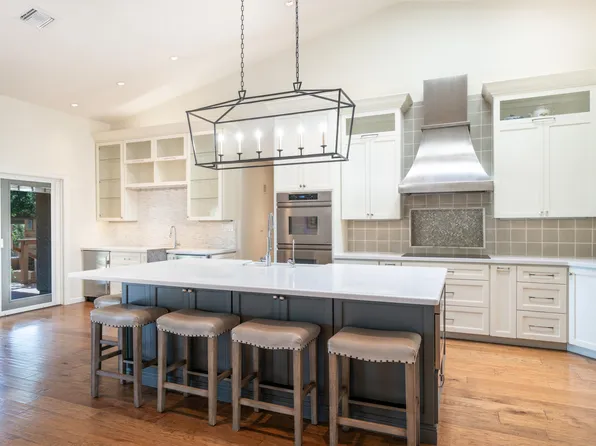 3835 E TALOWA Street, Phoenix, AZ 85044