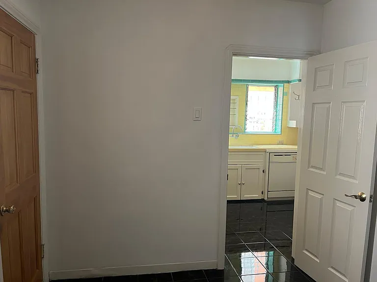 1452 S Sherbourne Dr — Photo 40