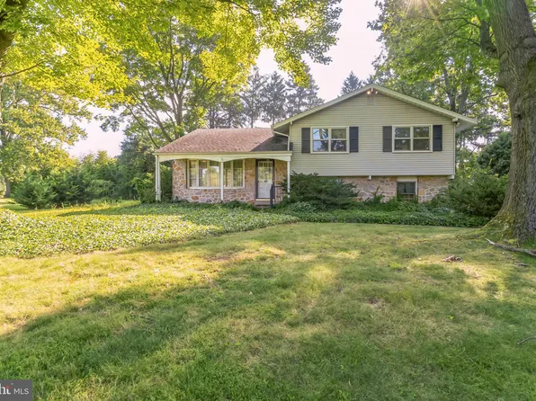 1670 Sheffield Dr, Blue Bell, PA 19422