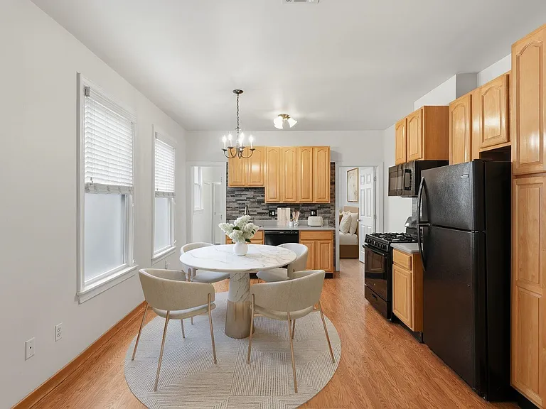 394 Woodlawn Ave #2 — Photo 10