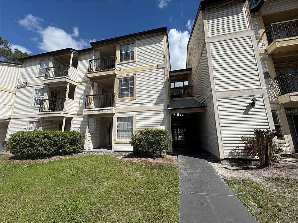 1940 Lake Atriums Cir #110