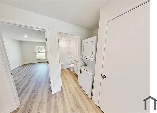 2710 Avenue E #B — Photo 6
