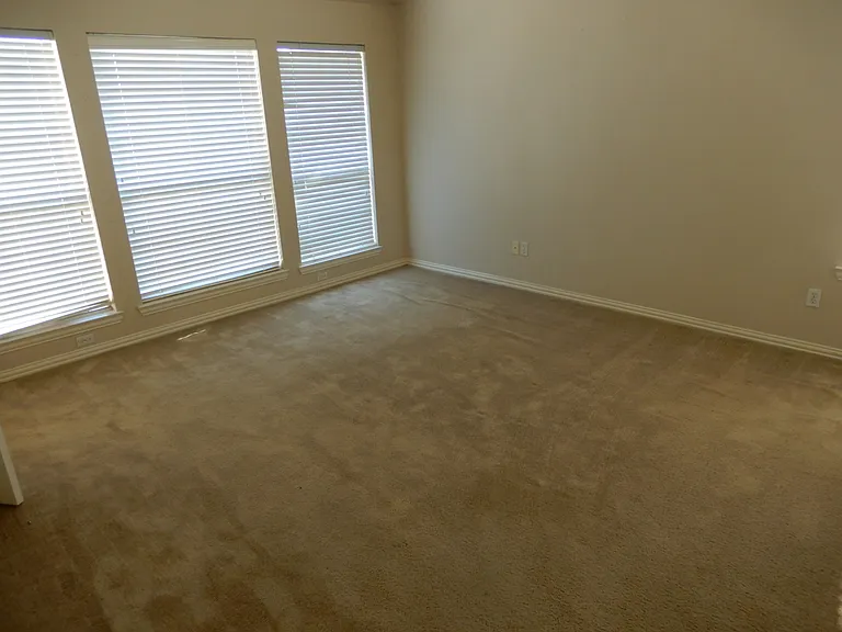 5904 Pinyon Dr — Photo 5