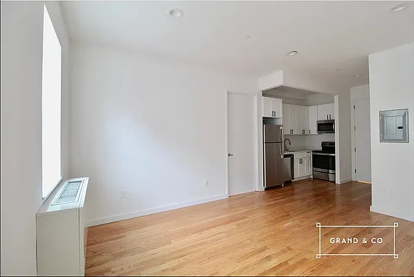 Rented by Grand & Co. | media 4